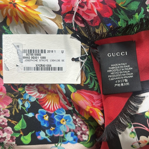 NWT ✨GUCCI✨  JOSEPHINE STRIPE 100% silk Floral Scarf 135 x 135 - Picture 7 of 8